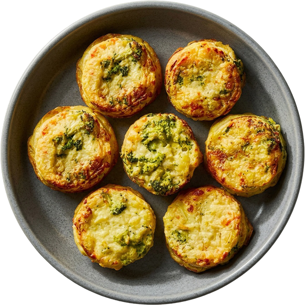 Potato and broccoli fritters with side dish